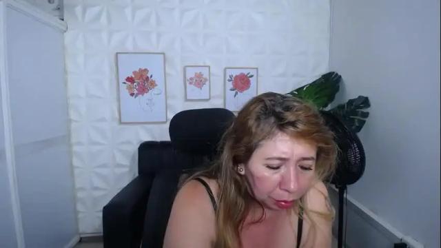 Image 6 of valentina_mature Stream on Chaturbate on 4 days ago