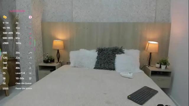 Thumbnail 1, valentina_robertson's Stream at Chaturbate, 1 month ago