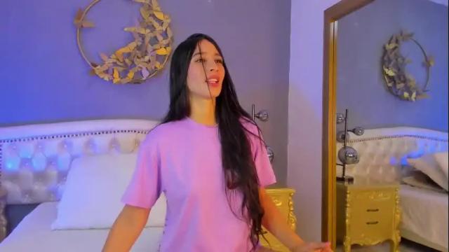 Image 2 of valentina_ross_ Stream on Chaturbate on 1 month ago