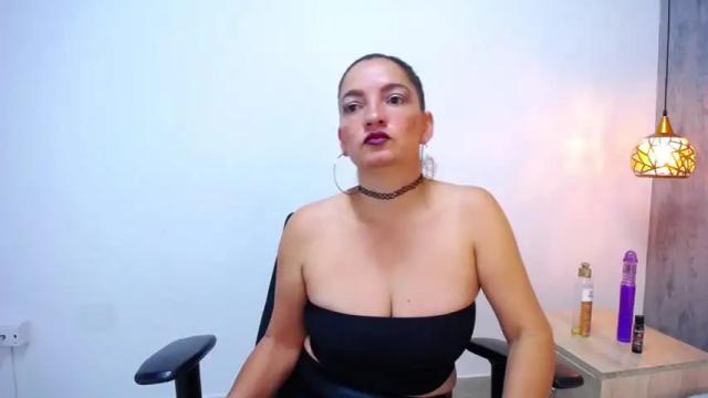 Image 11 of valentina_swee7 Stream on Chaturbate on 15 months ago