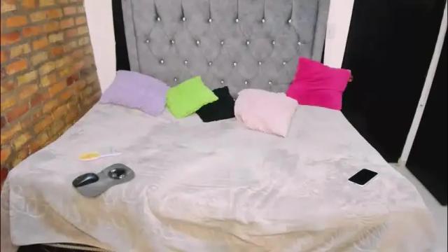 Image 11 of valentinacamx Stream on Chaturbate on 3 months ago