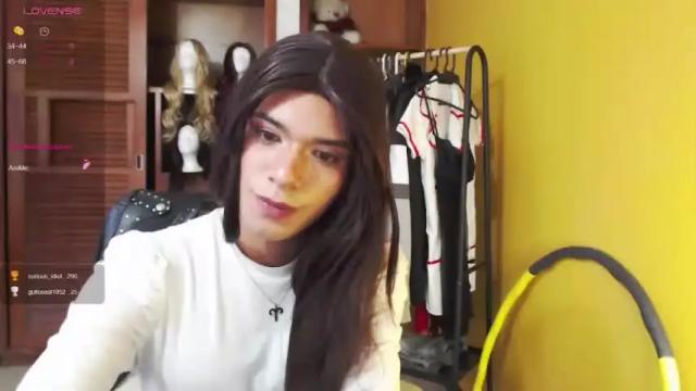 Image 4 of valentinafair Stream on Chaturbate on 23 months ago