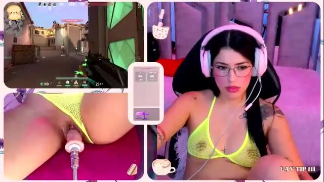 Image 3 of valentinagames Stream on Chaturbate on 1 month ago