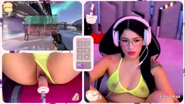 Image 4 of valentinagames Stream on Chaturbate on 1 month ago
