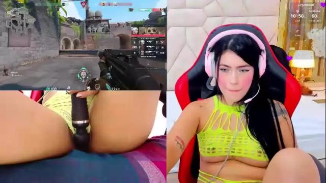 Image 12 of valentinagames Stream on Chaturbate on 12 days ago
