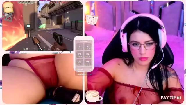 Image 11 of valentinagames Stream on Chaturbate on 2 days ago