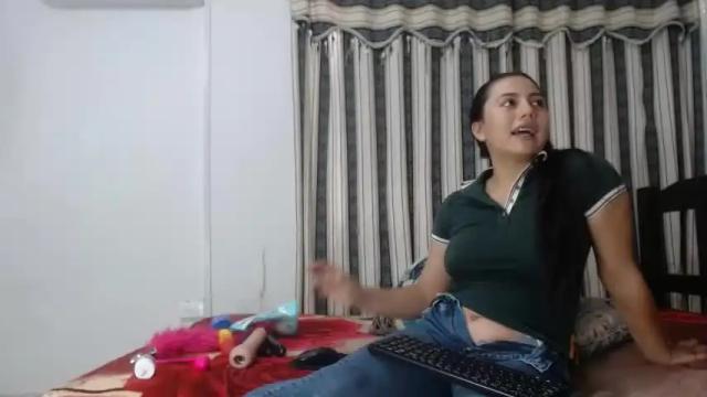 Image 2 of valentinalatinhot25 Stream on Chaturbate on 21 months ago