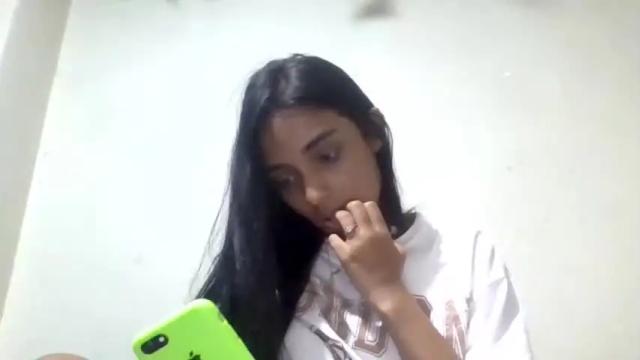 Image 4 of valentinamarti Stream on Chaturbate on 17 months ago