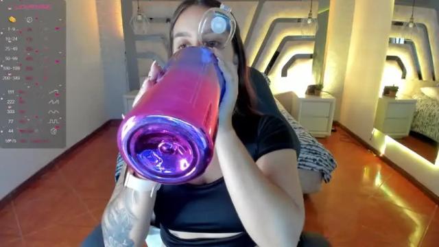 Thumbnail 1, valentinapineda_'s Stream at Chaturbate, 24 months ago