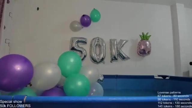 Image 4 of valentinasisi Stream on Chaturbate on 12 months ago