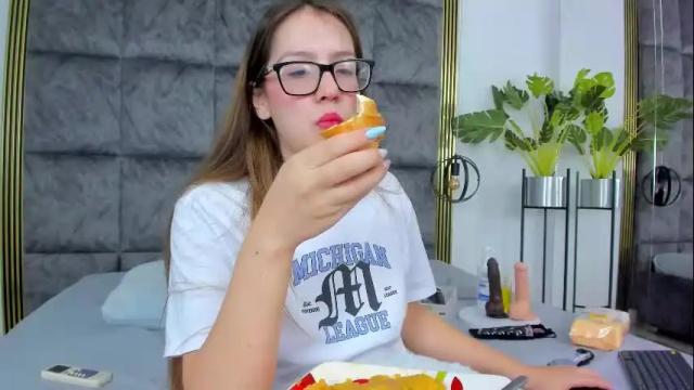 Image 12 of valentinastarr_ Stream on Chaturbate on 1 month ago