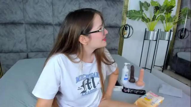 Image 2 of valentinastarr_ Stream on Chaturbate on 1 month ago