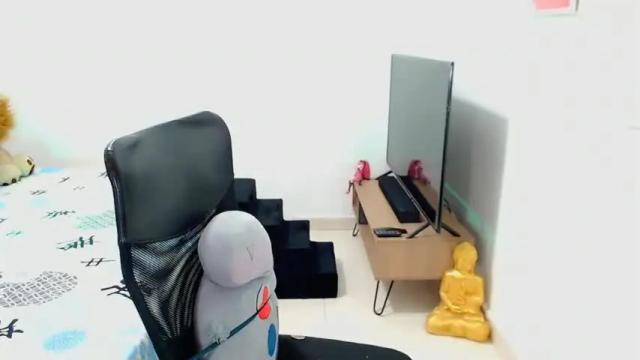 Image 11 of valentinaxqueen Stream on Chaturbate on 15 months ago