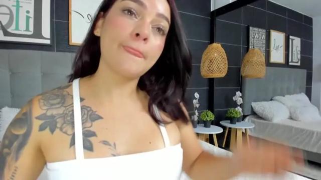 Image 11 of valentine_white Stream on Chaturbate on 13 months ago