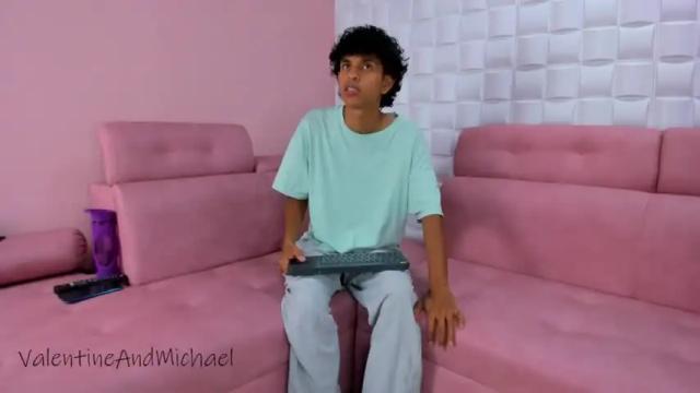 Image 8 of valentineandmichael Stream on Chaturbate on 13 months ago