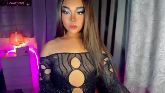 Image 10 of valentineloove Stream on Chaturbate on 16 months ago
