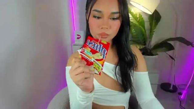 Image 3 of valentineloove Stream on Chaturbate on 16 months ago