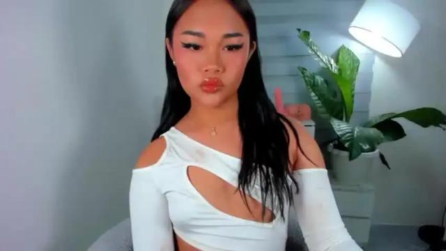 Image 4 of valentineloove Stream on Chaturbate on 16 months ago