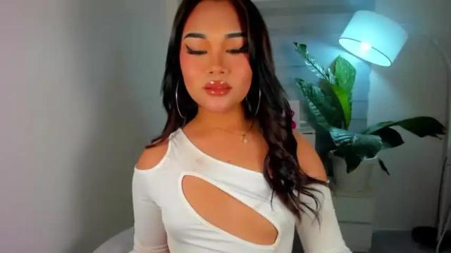 Image 2 of valentineloove Stream on Chaturbate on 15 months ago