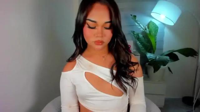 Image 4 of valentineloove Stream on Chaturbate on 15 months ago