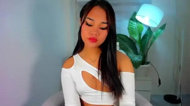 Image 4 of valentineloove Stream on Chaturbate on 15 months ago