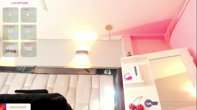 Image 12 of valentinna_18 Stream on Chaturbate on 1 month ago