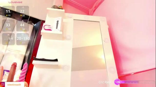 Image 4 of valentinna_18 Stream on Chaturbate on 22 days ago