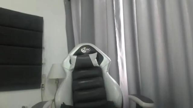 Image 2 of valentinnawantss Stream on Chaturbate on 15 months ago