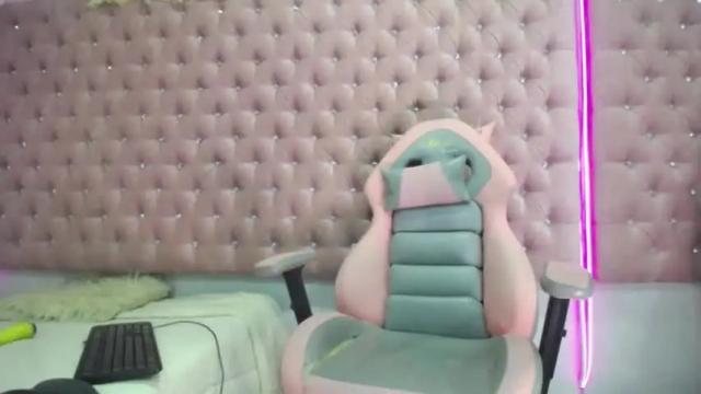Image 8 of valentinnawantss Stream on Chaturbate on 14 months ago