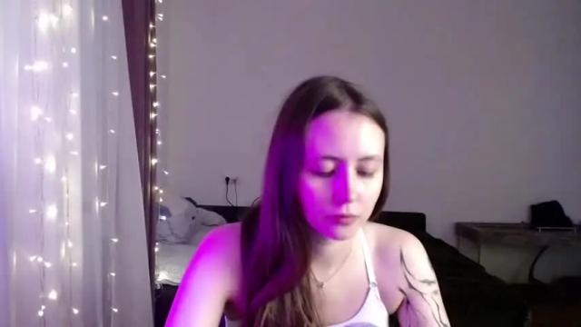 Image 12 of valents_cherry Stream on Chaturbate on 19 months ago
