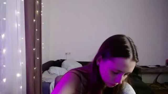 Image 8 of valents_cherry Stream on Chaturbate on 18 months ago