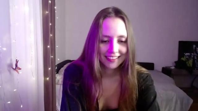 Image 2 of valents_cherry Stream on Chaturbate on 18 months ago