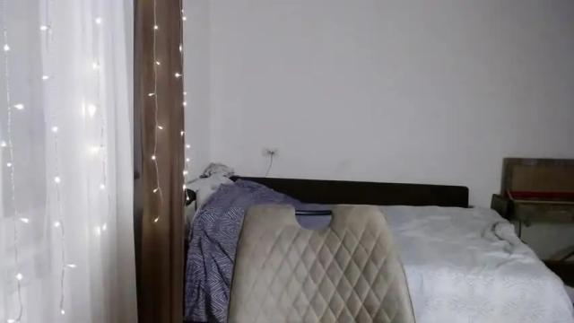 Image 7 of valents_cherry Stream on Chaturbate on 15 months ago