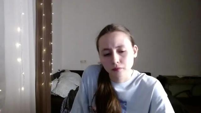 Image 3 of valents_cherry Stream on Chaturbate on 15 months ago