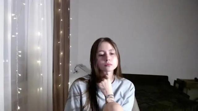 Image 2 of valents_cherry Stream on Chaturbate on 14 months ago