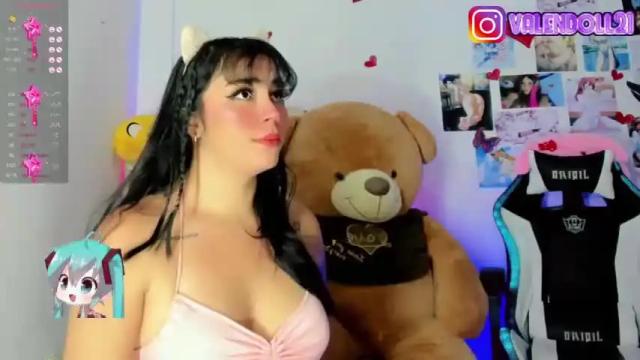 Image 3 of valenttina_doll Stream on Chaturbate on 13 months ago