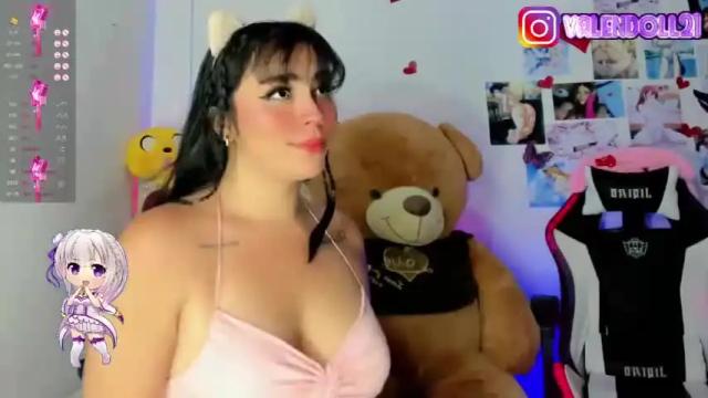 Image 4 of valenttina_doll Stream on Chaturbate on 13 months ago
