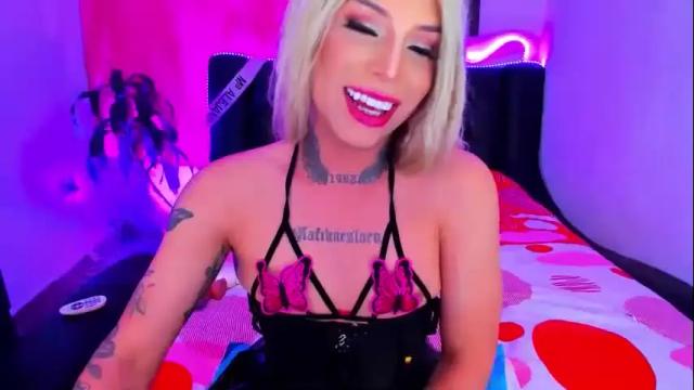 Image 12 of valeri_hilton Stream on Chaturbate on 1 month ago