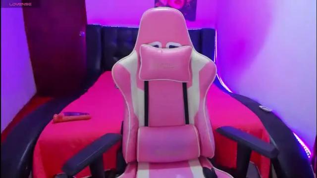 Image 11 of valeri_hilton Stream on Chaturbate on 1 month ago