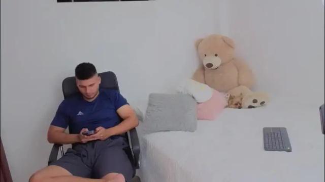 Image 4 of valeri_jacob Stream on Chaturbate on 2 days ago