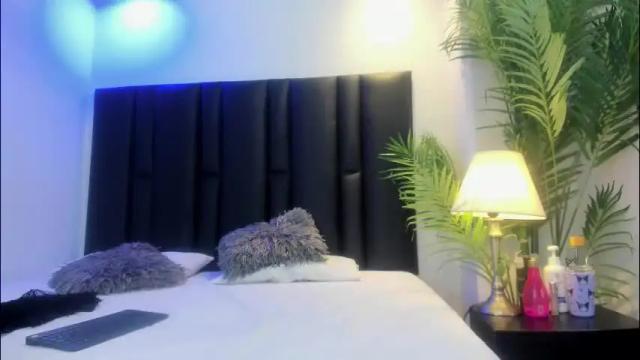 Image 2 of valeri_tafur Stream on Chaturbate on 2 months ago