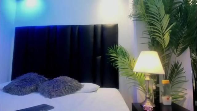 Image 4 of valeri_tafur Stream on Chaturbate on 1 month ago