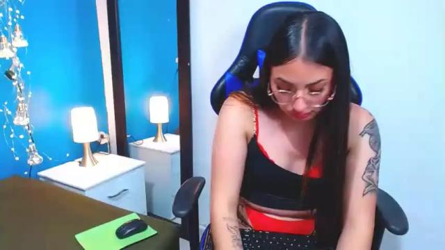 Image 3 of valeria_dream2 Stream on Chaturbate on 18 months ago