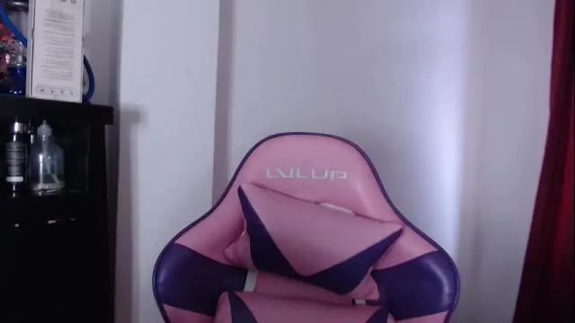 Image 8 of valeria_fiery Stream on Chaturbate on 1 month ago