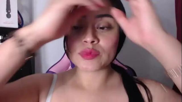 Image 12 of valeria_fiery Stream on Chaturbate on 1 month ago