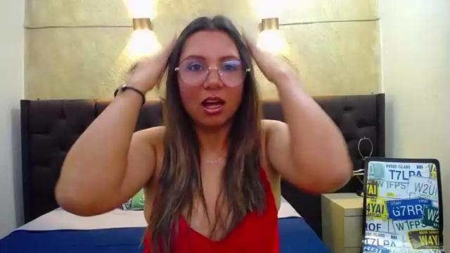 Image 2 of valeria_hott_ Stream on Chaturbate on 24 months ago