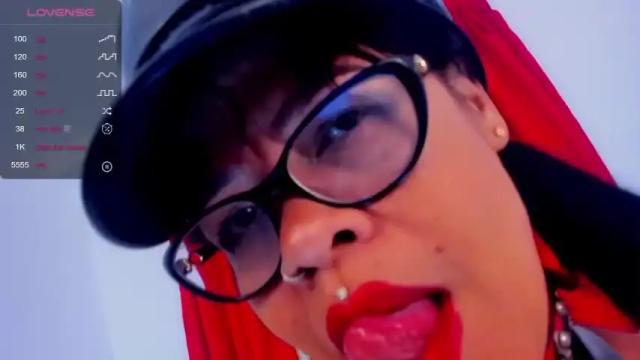 Image 2 of valeria_mesalina Stream on Chaturbate on 20 months ago