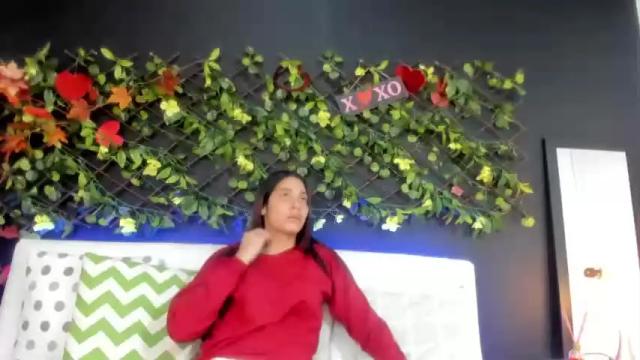 Image 2 of valeria_risso Stream on Chaturbate on 17 months ago
