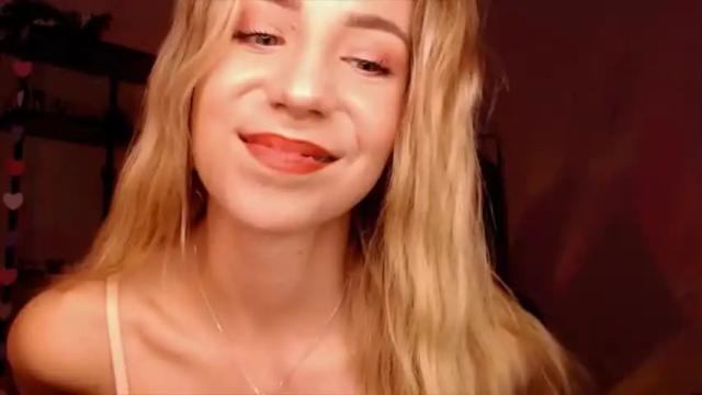 Image 12 of valeria_shydreamer Stream on Chaturbate on 15 months ago