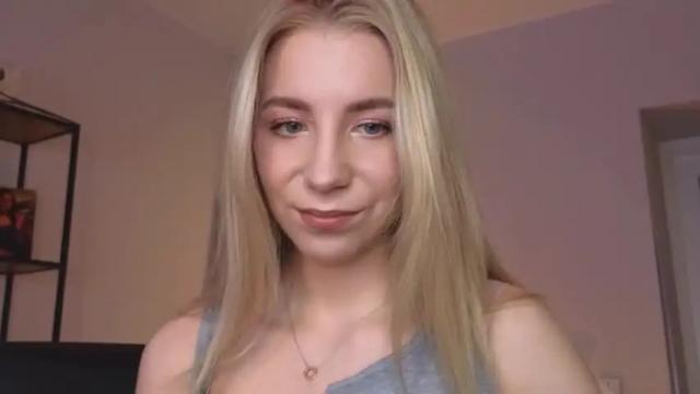 Image 12 of valeria_shydreamer Stream on Chaturbate on 14 months ago